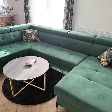 Elegancka Husarska * Валбжих