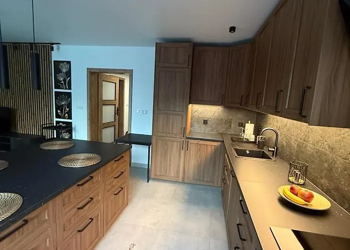 Elegancka Husarska Apartmán Wałbrzych